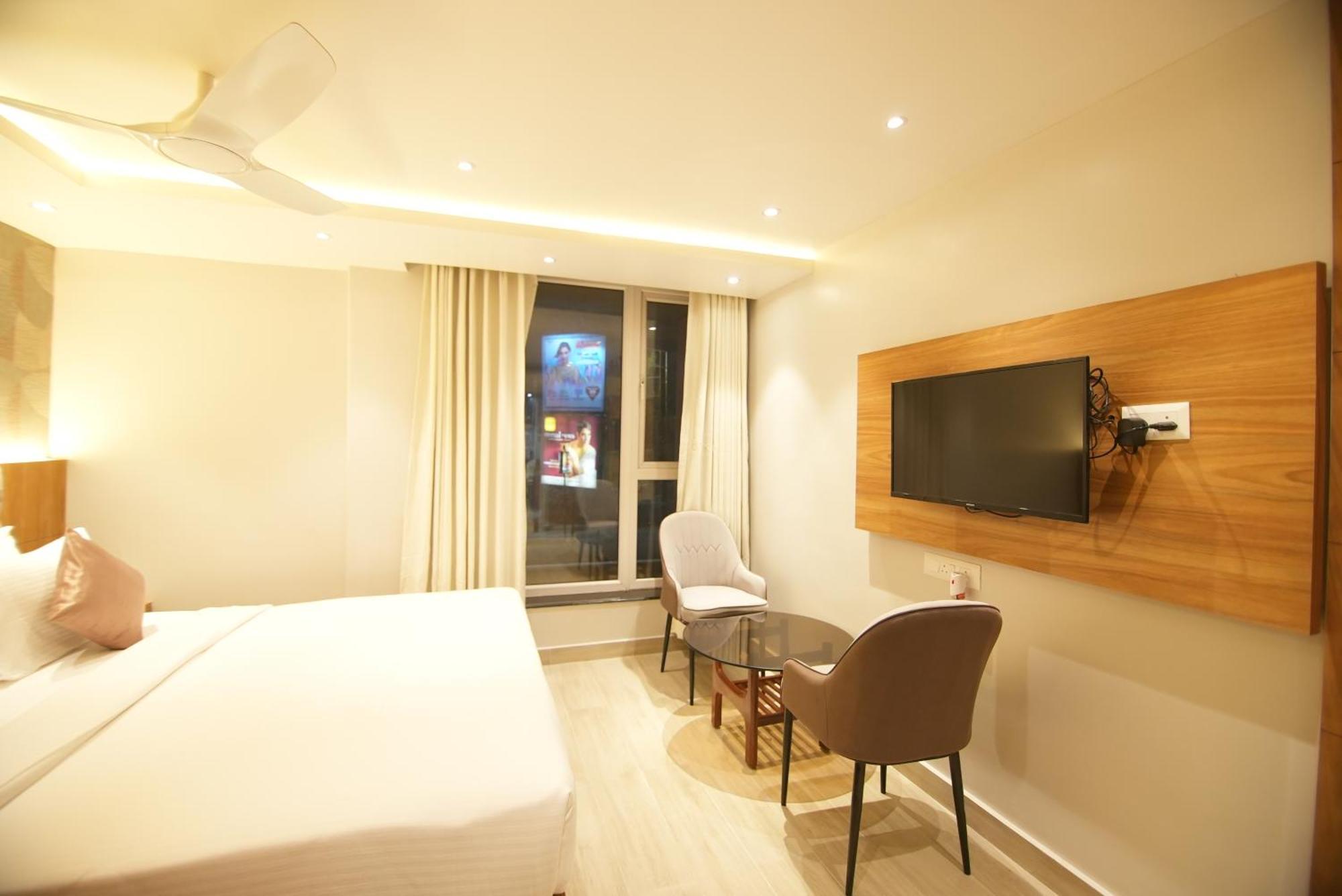 Hotel Dc Star Колката Екстериор снимка
