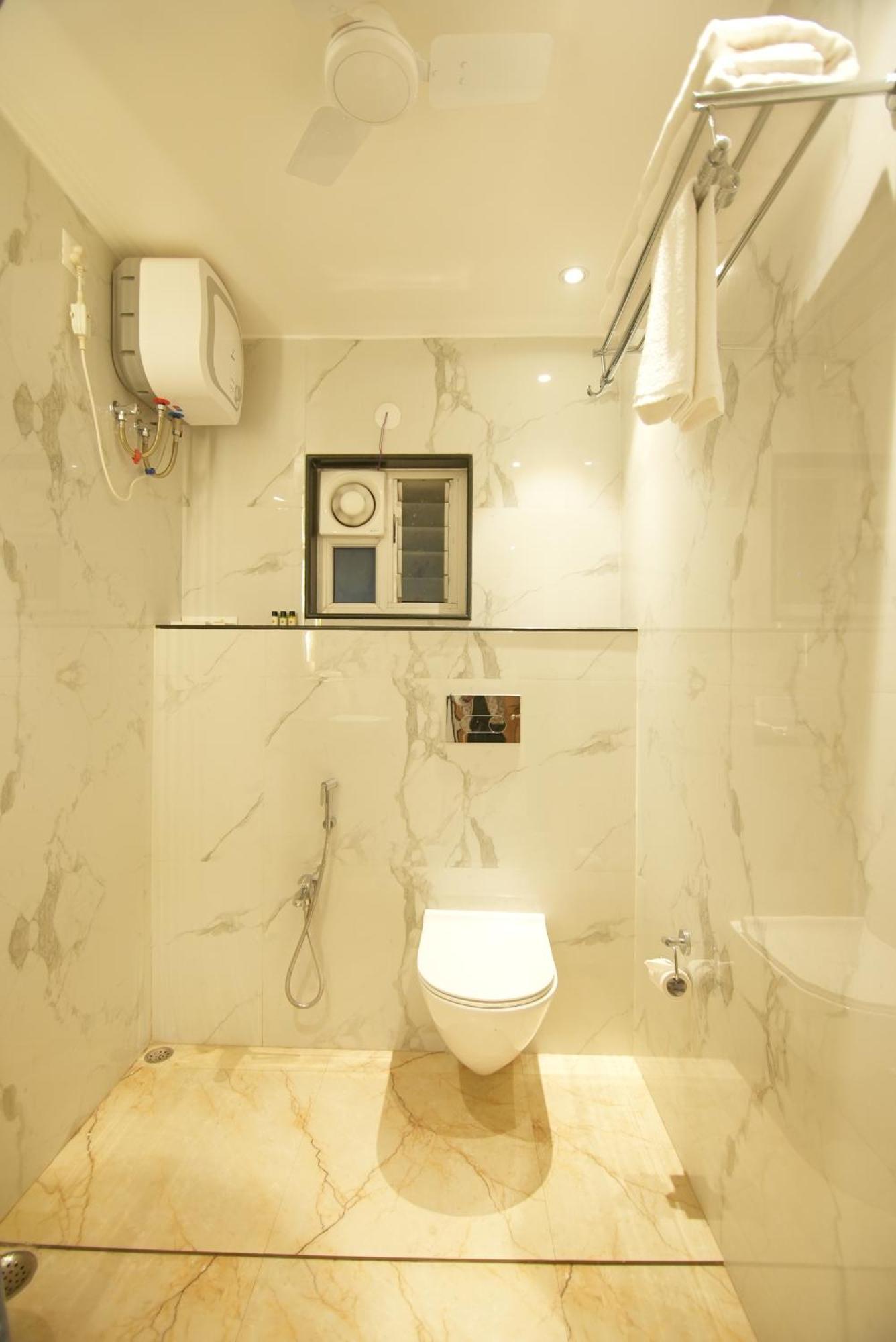 Hotel Dc Star Колката Екстериор снимка