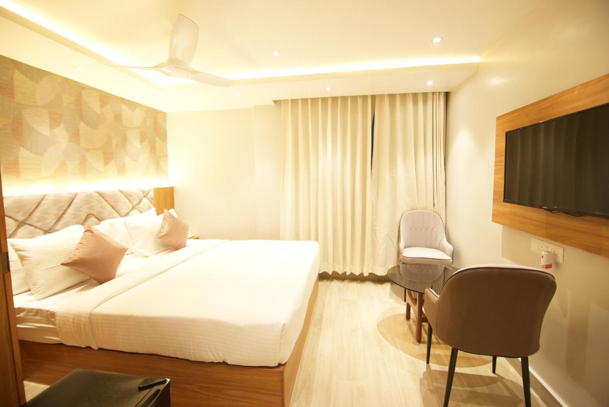 Hotel Dc Star Колката Екстериор снимка